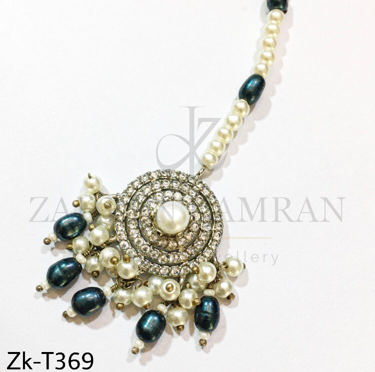 Sprinkle silver tikka.