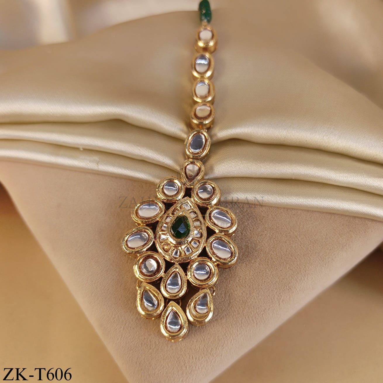 EMERALD KUNDAN TIKKA
