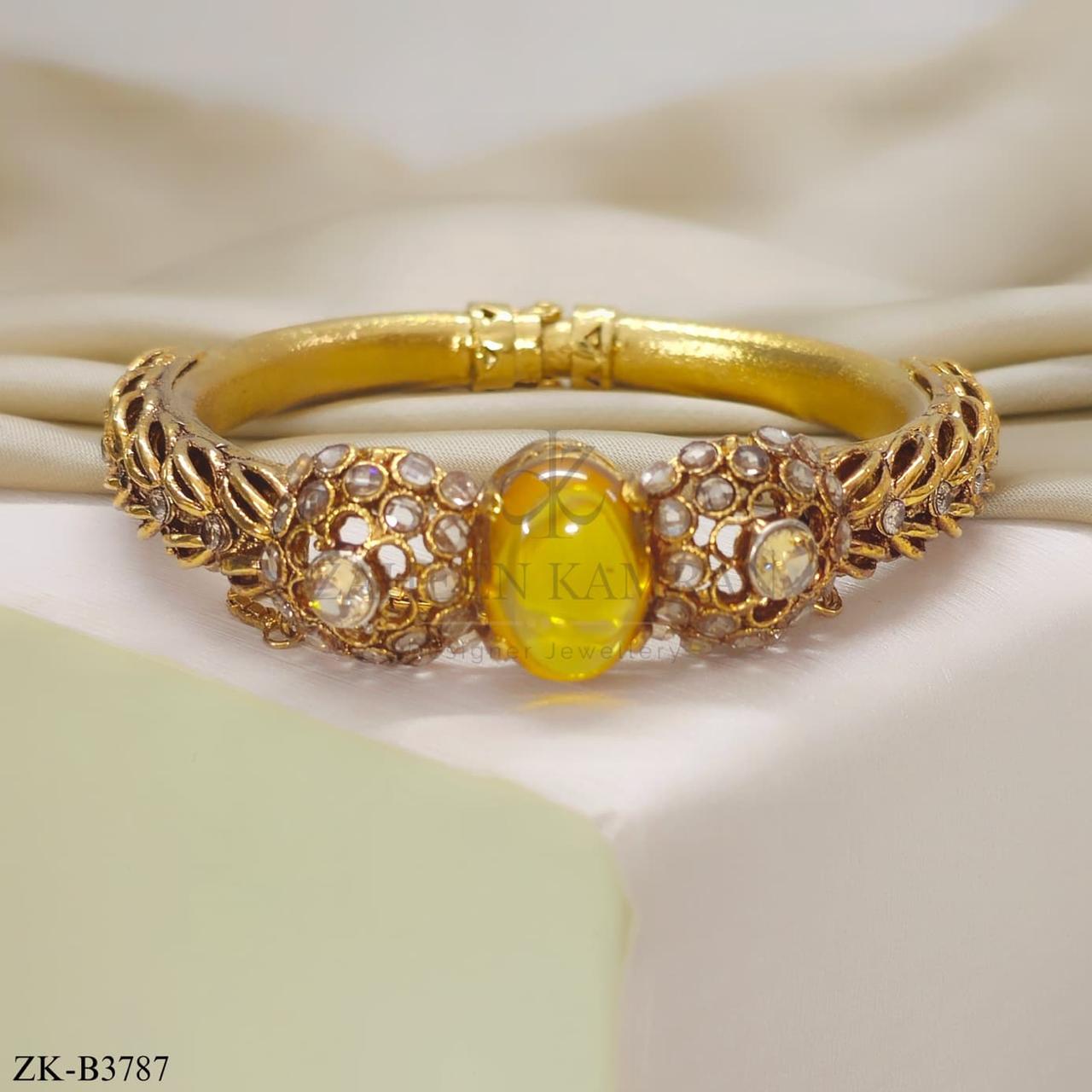 YELLOW JADE BANGLE