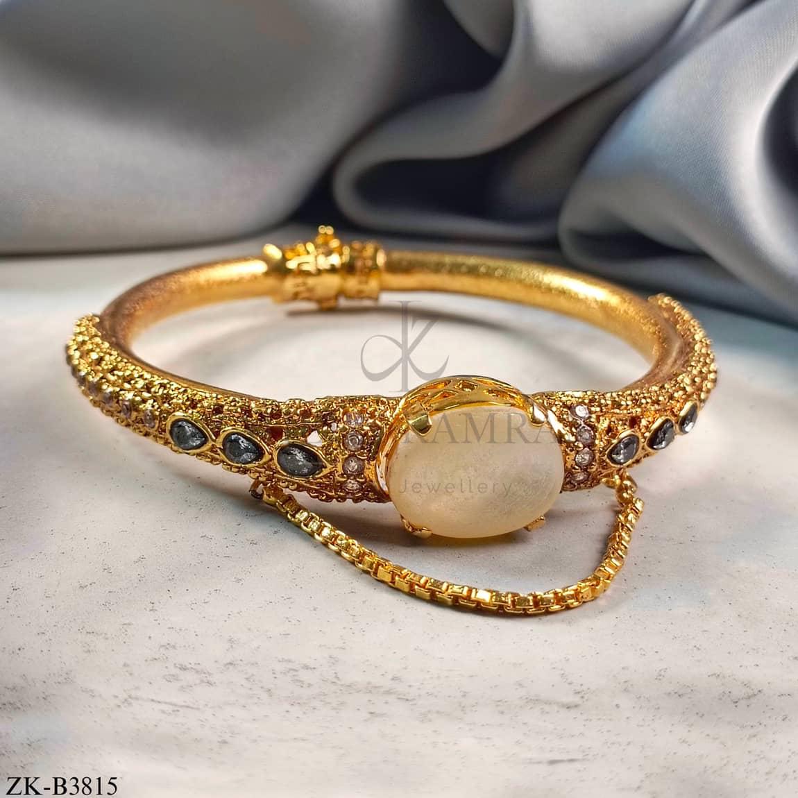 WHITE OPAL BANGLE