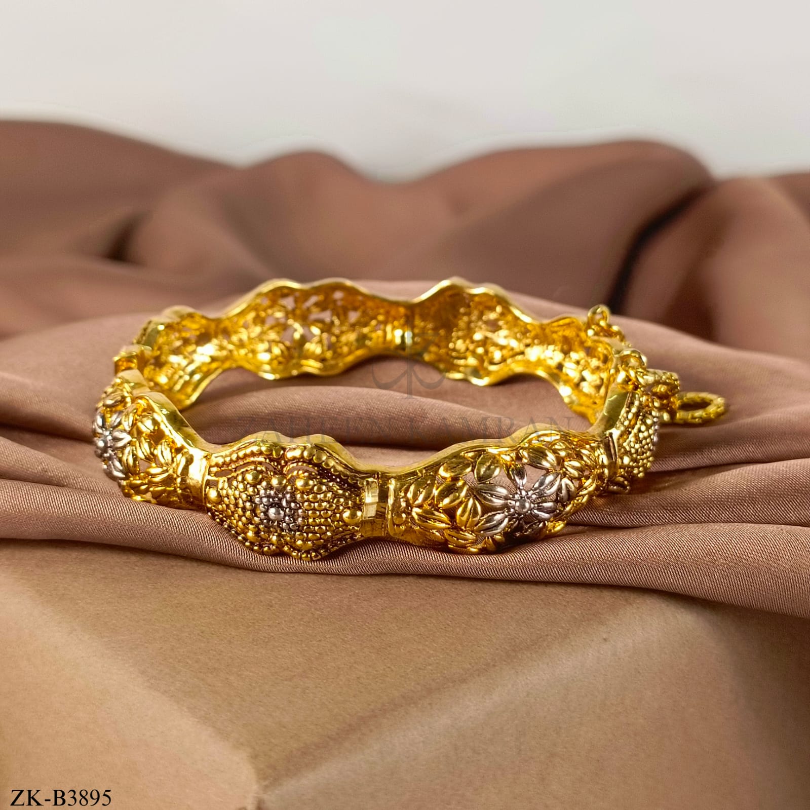 GOLDEN BANGLE