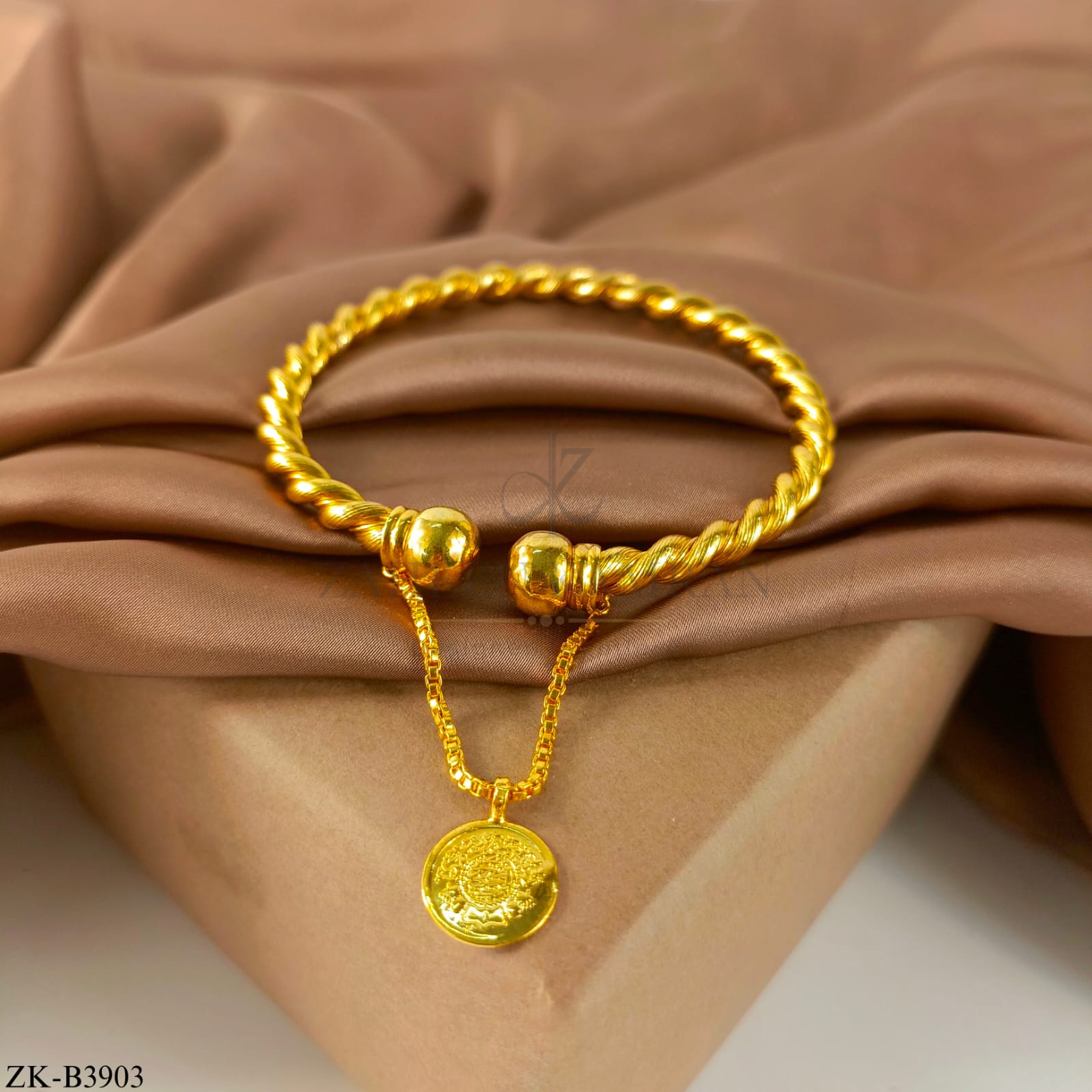 GOLDEN BANGLE