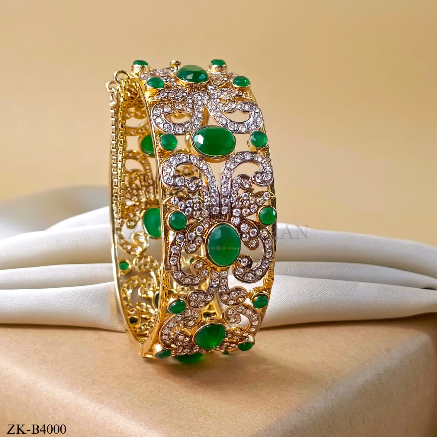 EMERALD BANGLE