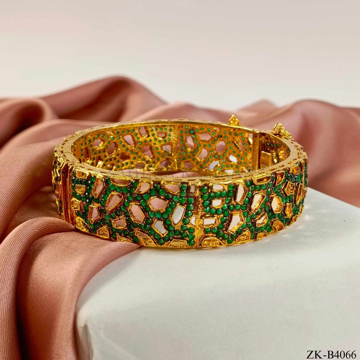 EMERALD BANGLE