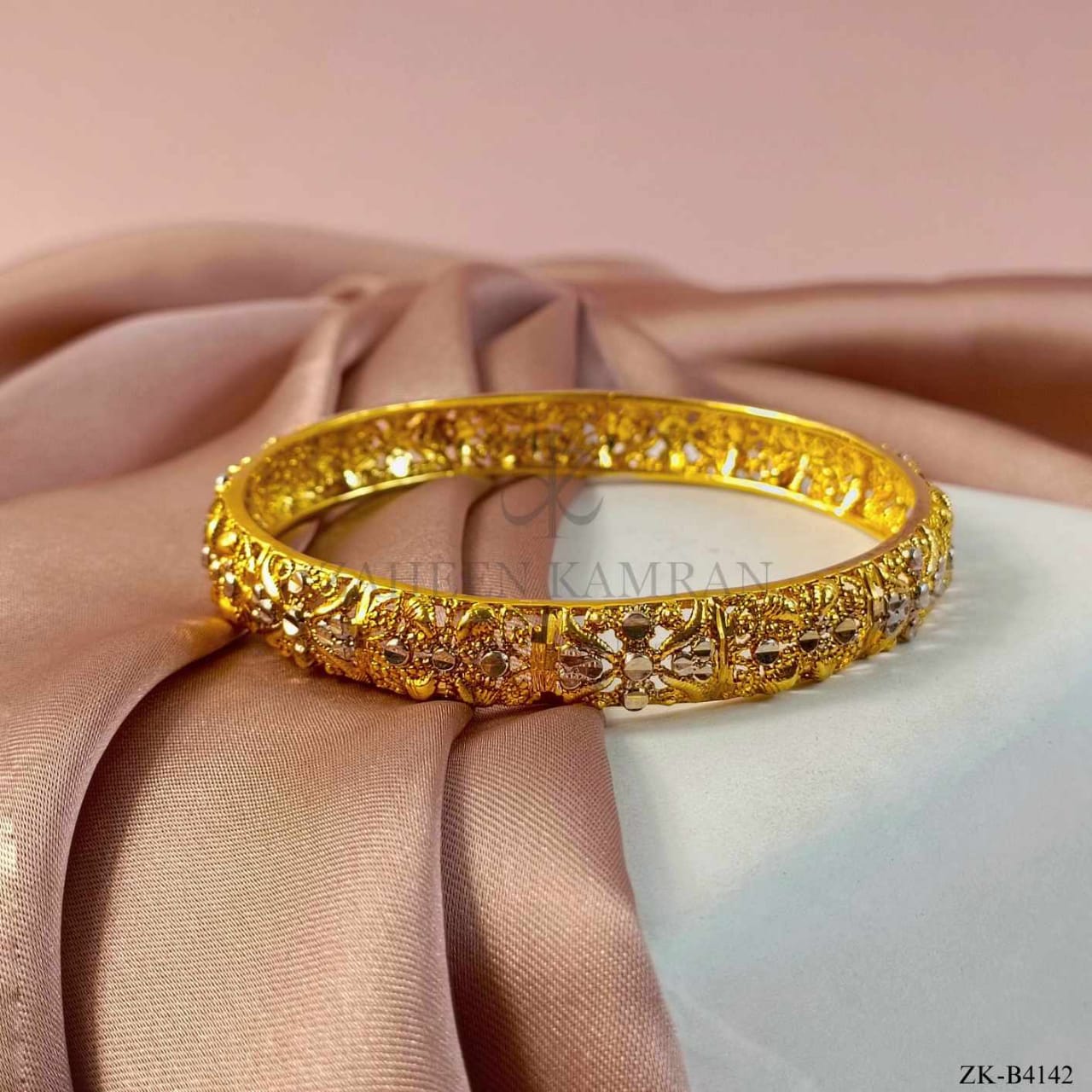 GOLDEN BANGLE