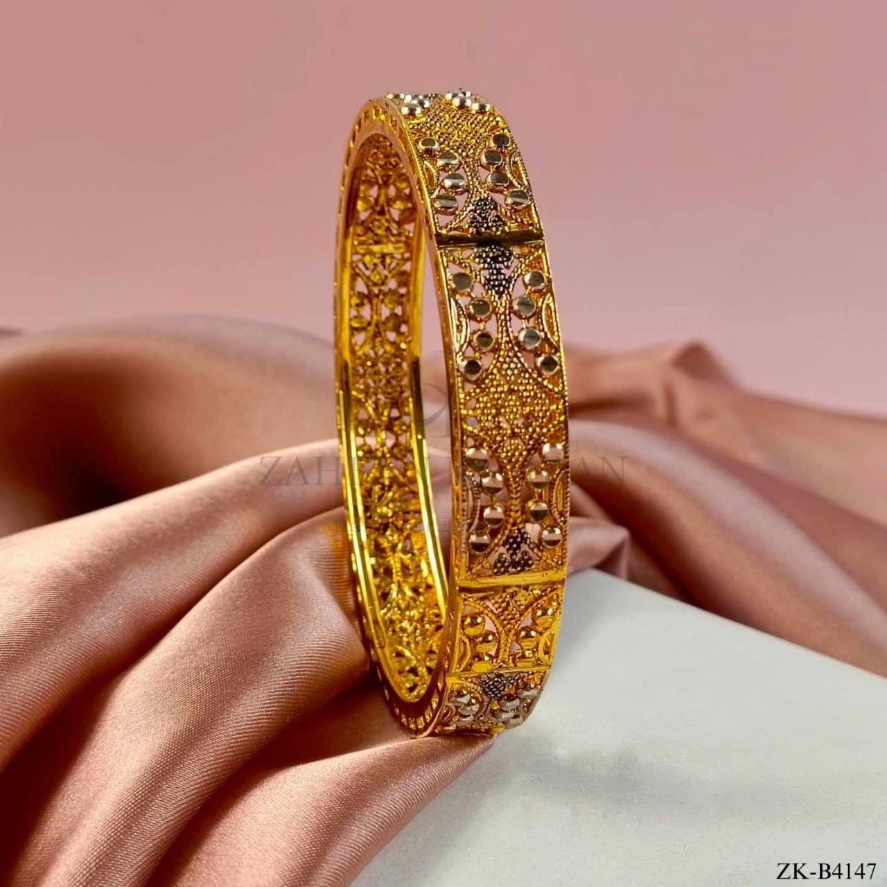 GOLDEN BANGLE
