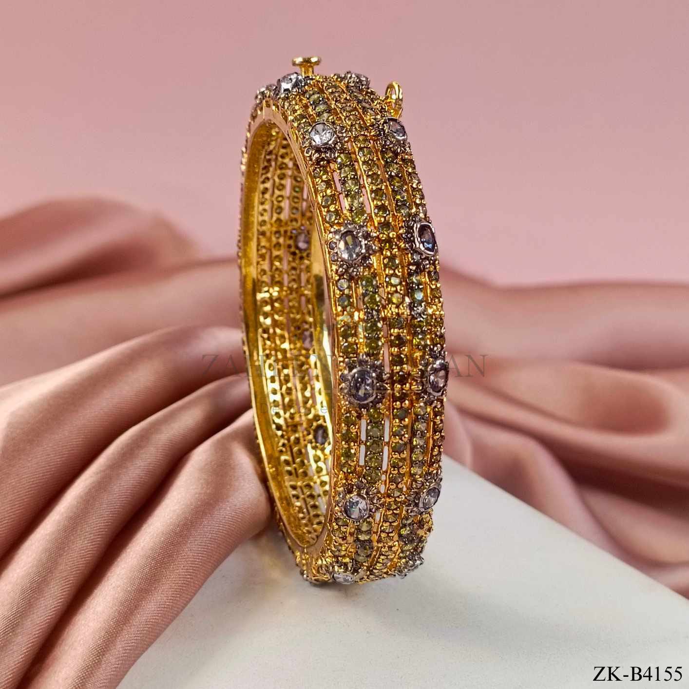 PERIDOT STONES BANGLE