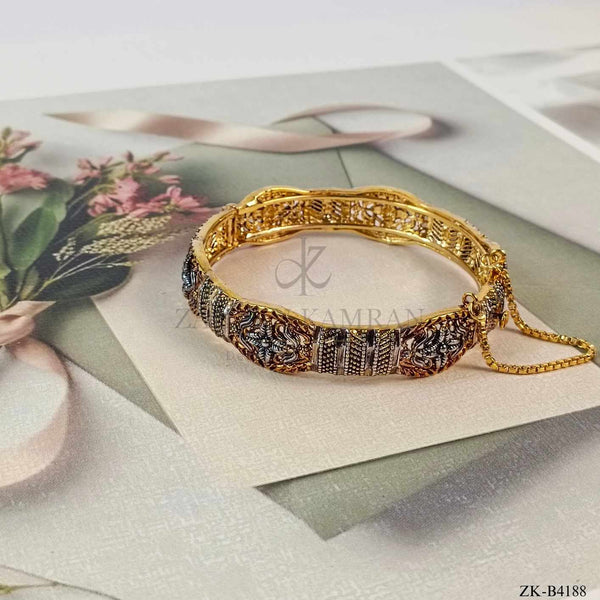 ANTIQUE BANGLE