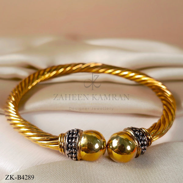 GOLDEN BANGLE