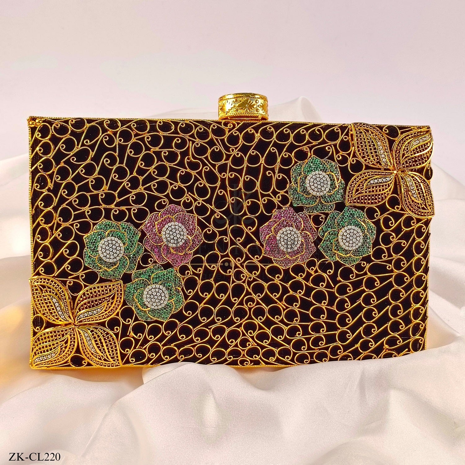 FLORAL CLUTCH