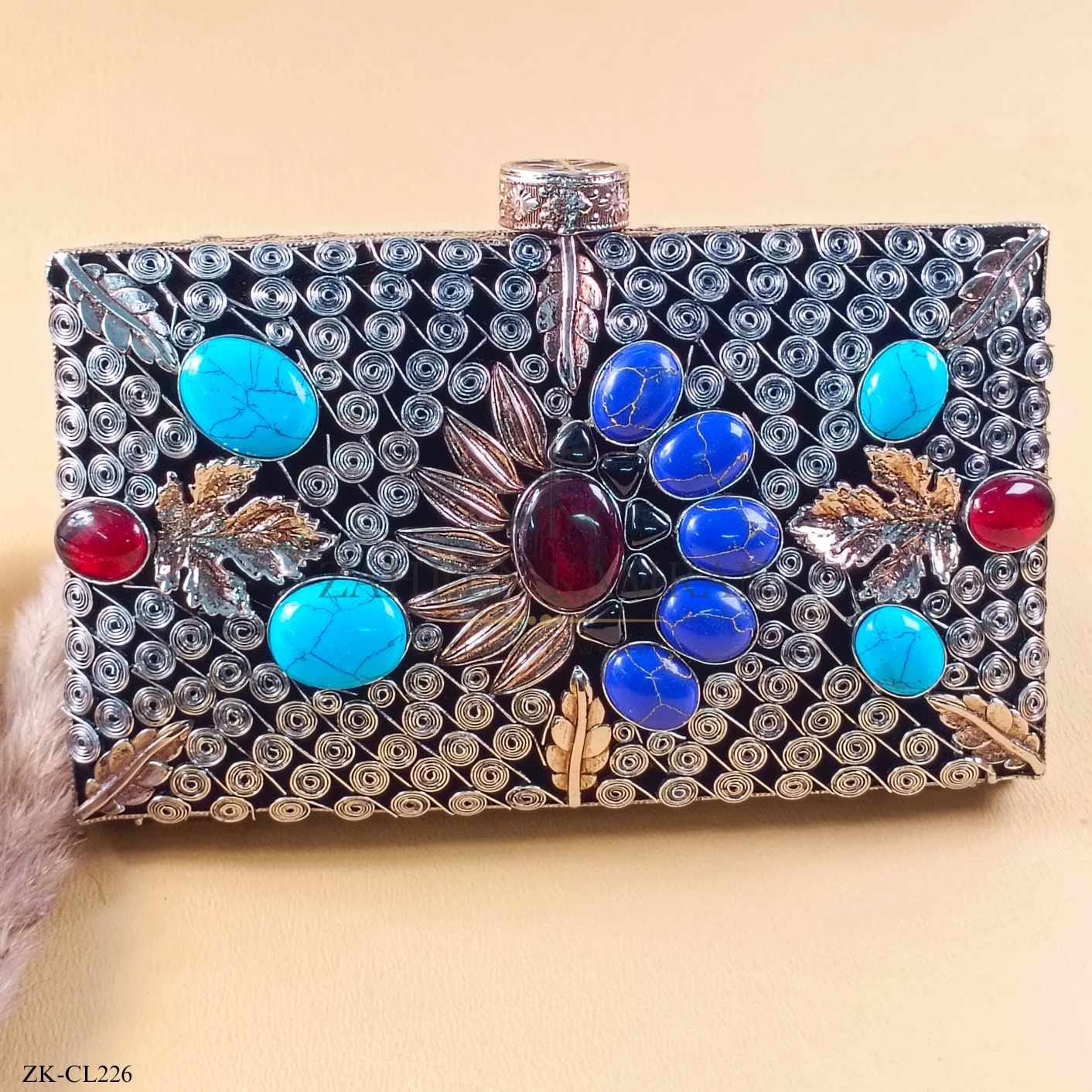 FEROZA SILVER CLUTCH