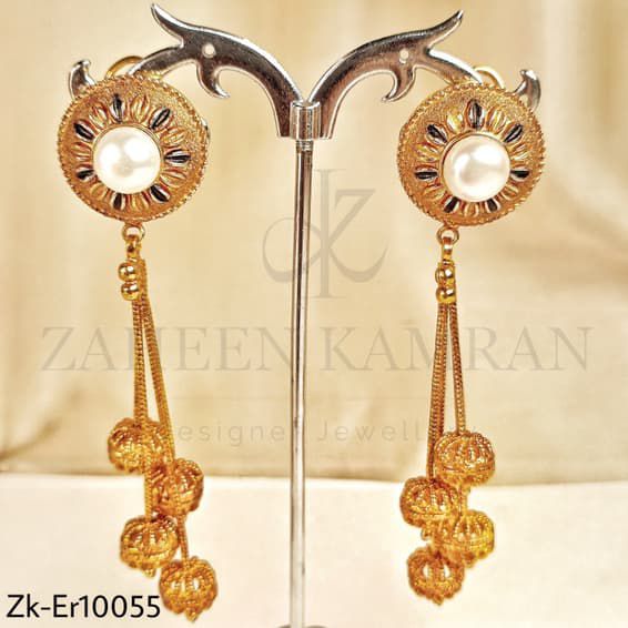 HANGING STYLE EARRINGS