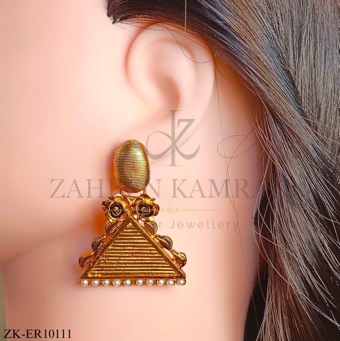 TRIANGLE EARRINGS