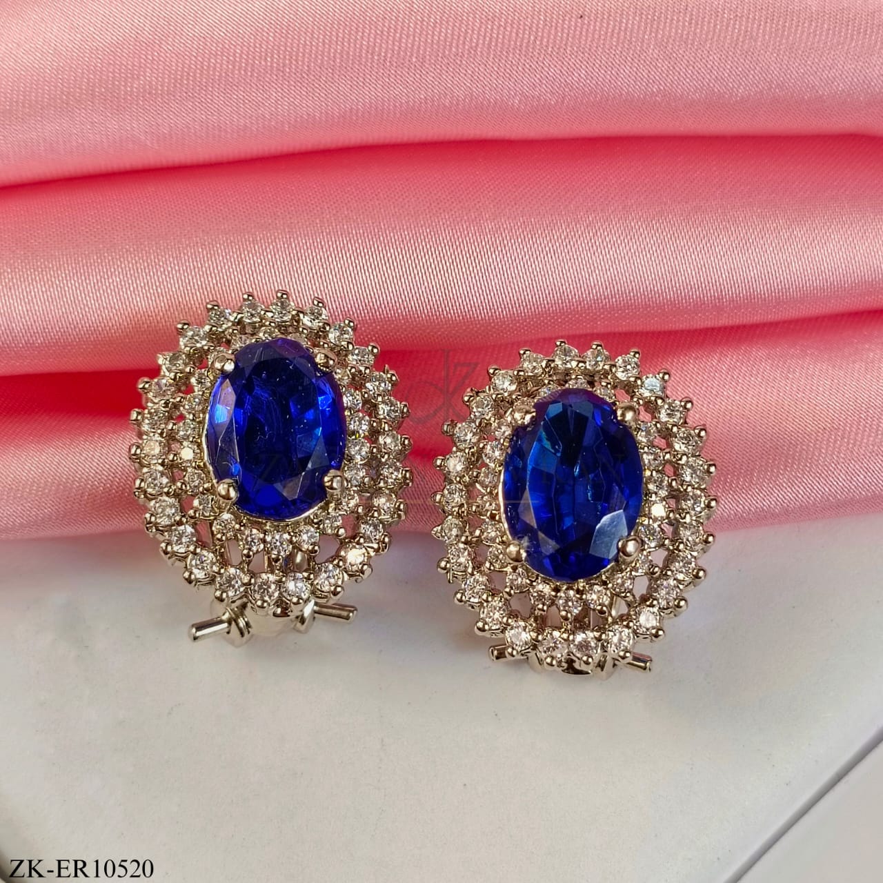 OVATE SILVER EARRINGS