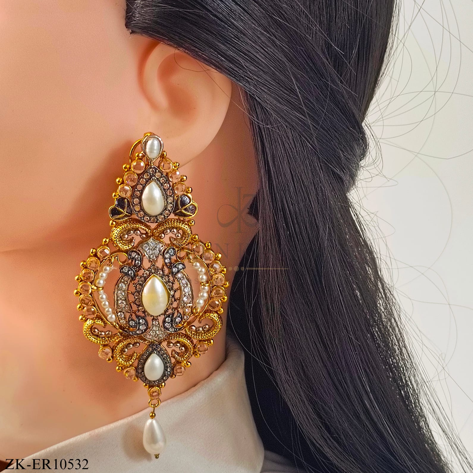 PEARLS EARRINGS