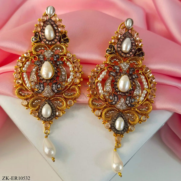 PEARLS EARRINGS