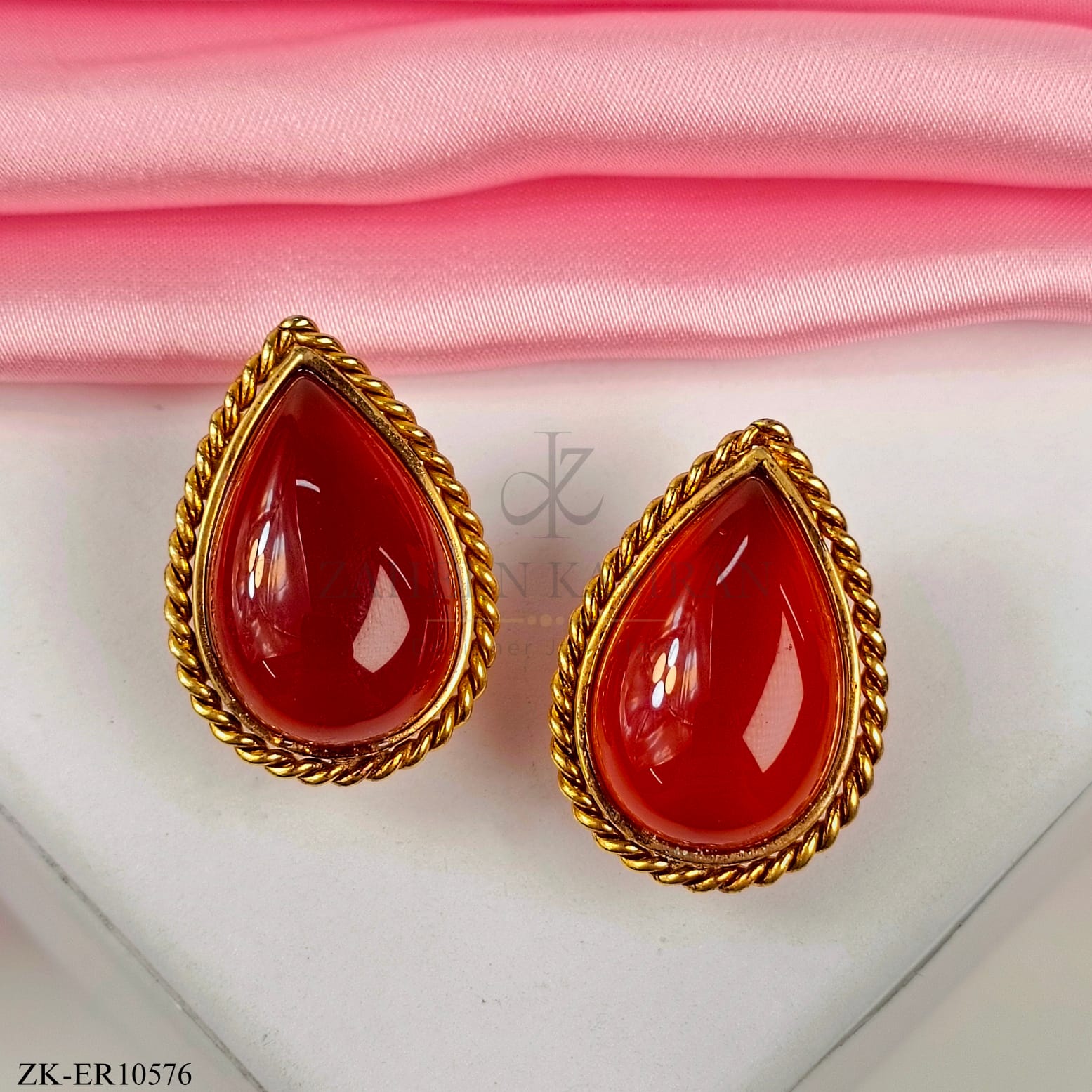 DROP EARRINGS