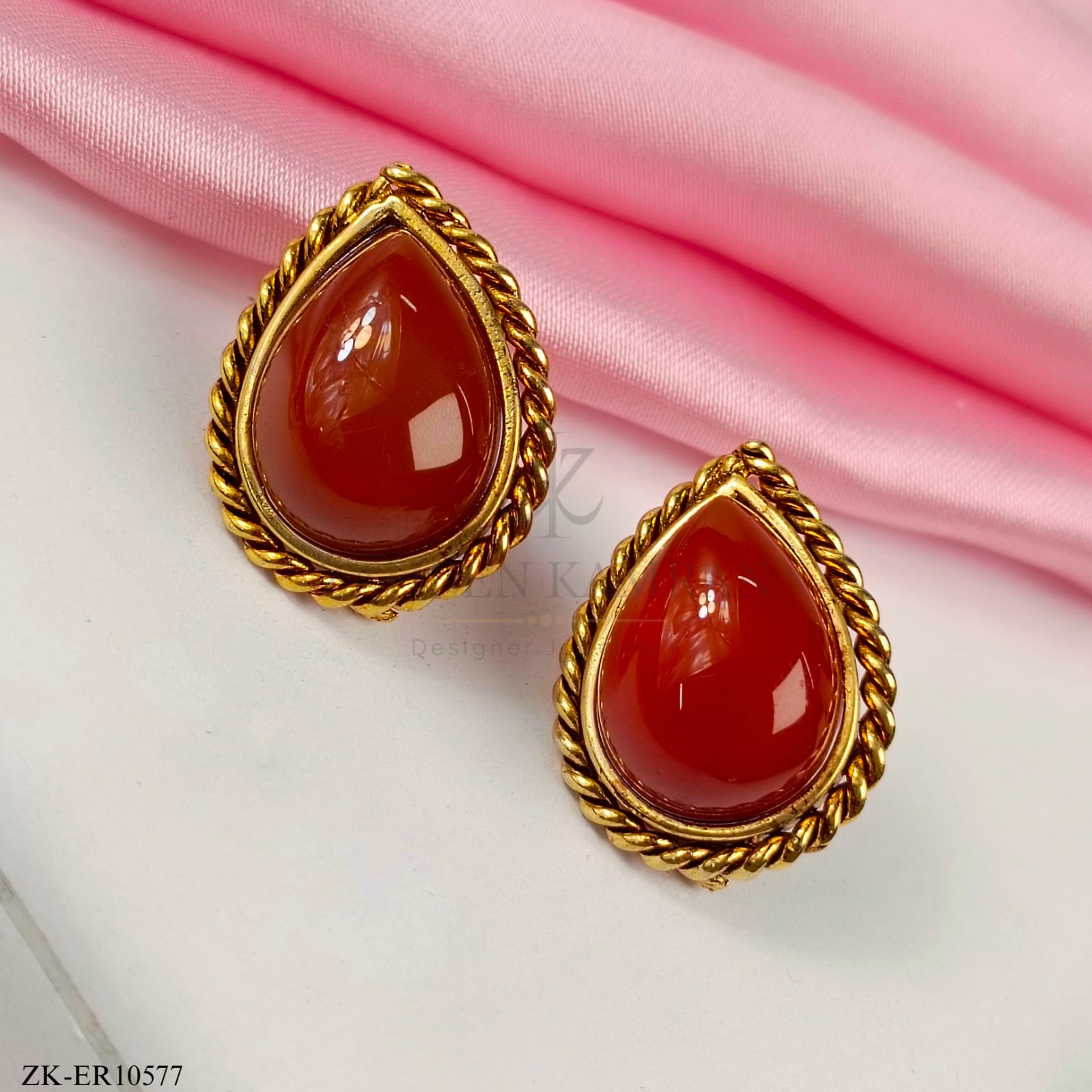 DROP EARRINGS