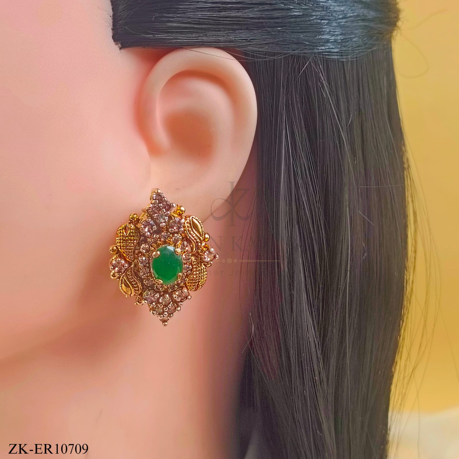 EMERALD EARRINGS