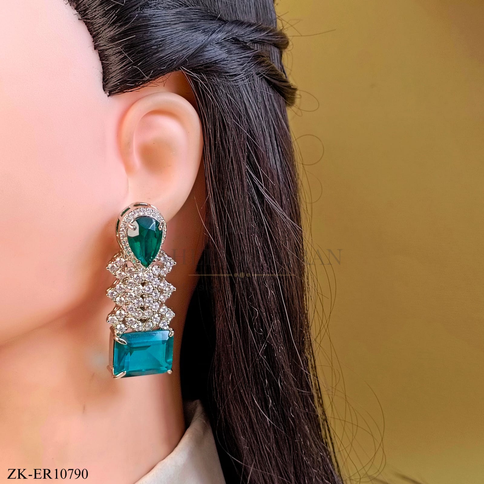 EMERALD EARRINGS