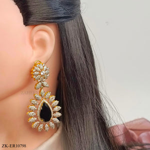 LEAFLET EARRINGS