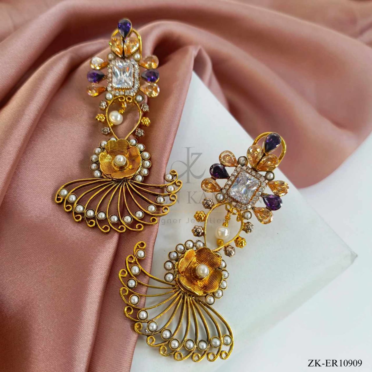 ANTIQUE FLORA EARRINGS