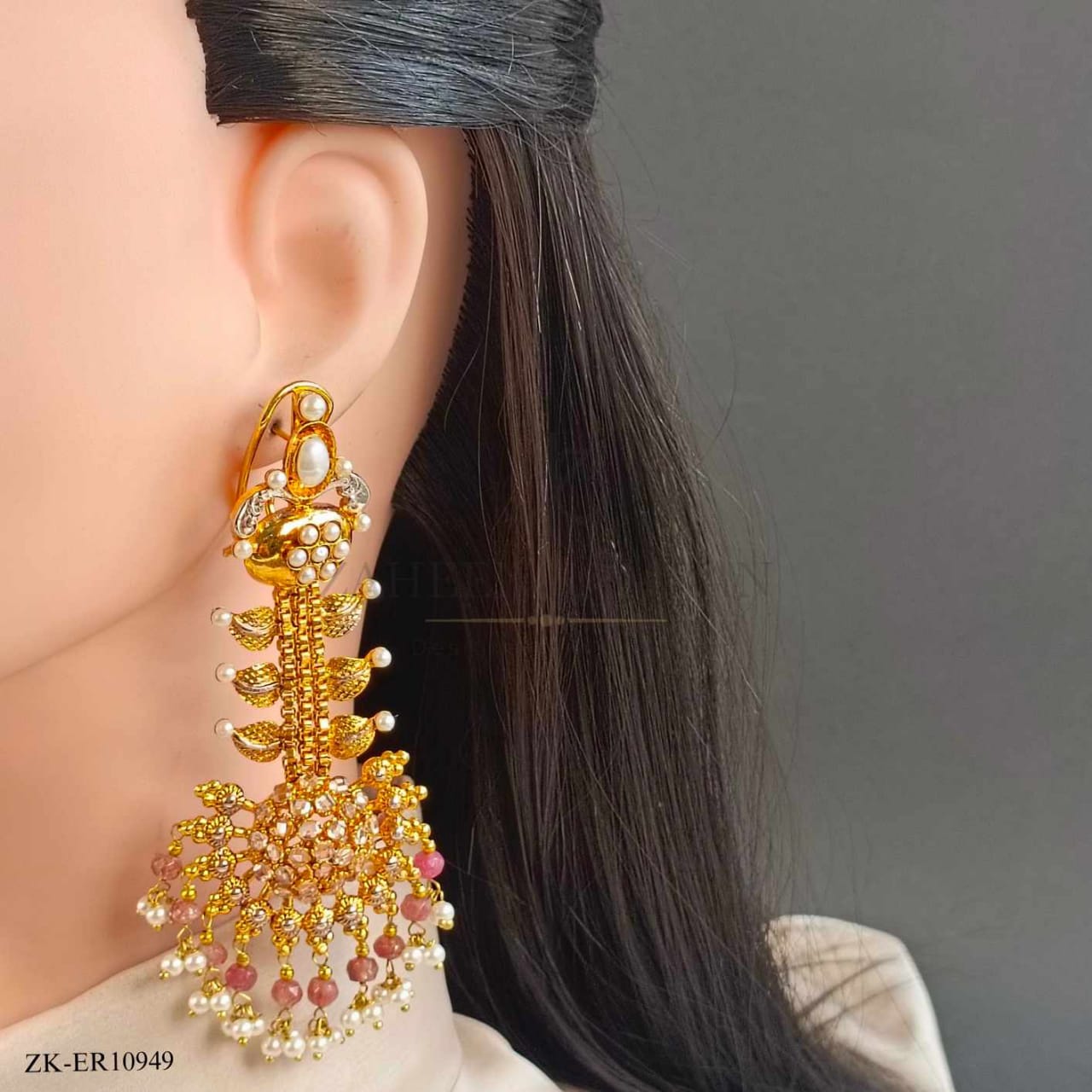 LEAFLET EARRINGS