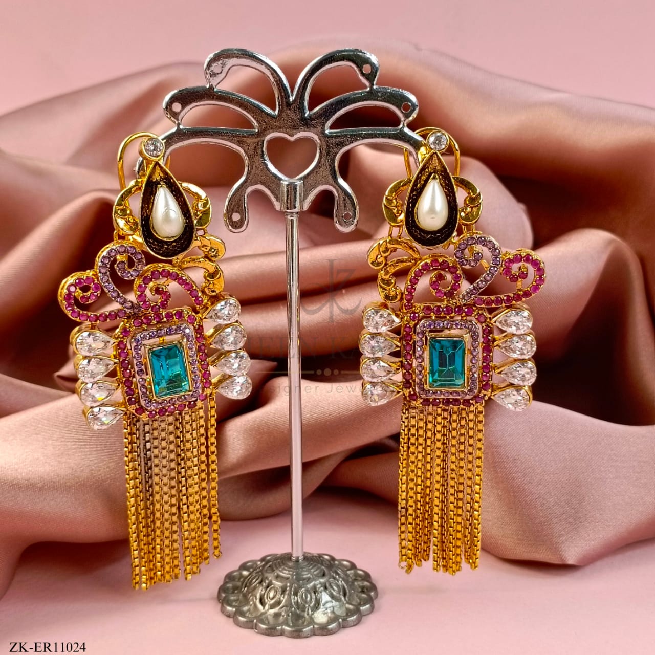 CHAIN HANGING EARRINGS