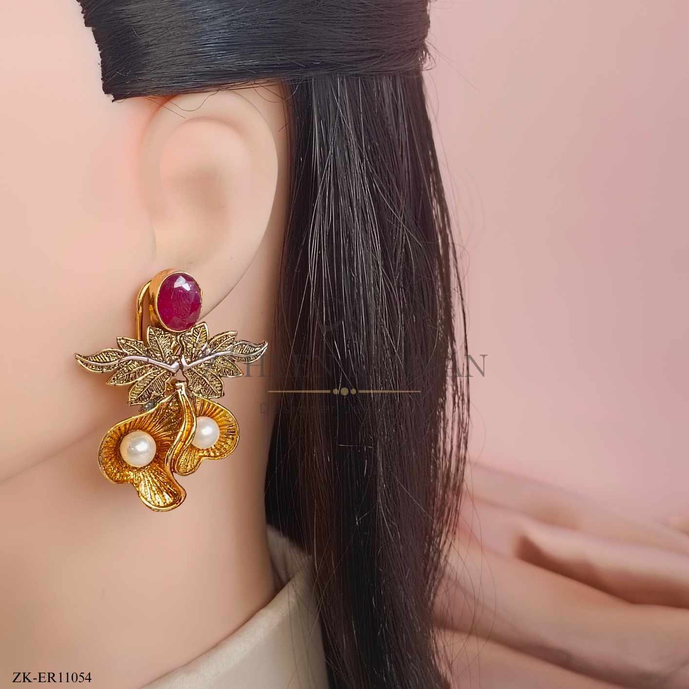 LEAFLET EARRINGS