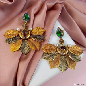 LEAFLET EARRINGS