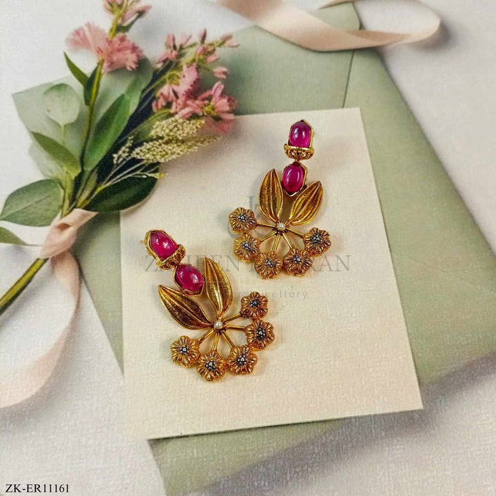 LEAFLET EARRINGS