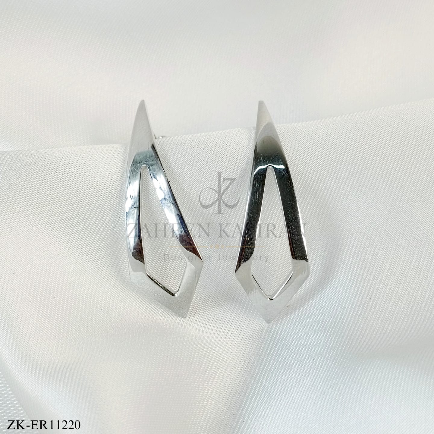 925 VIBE DAGGER STUDS