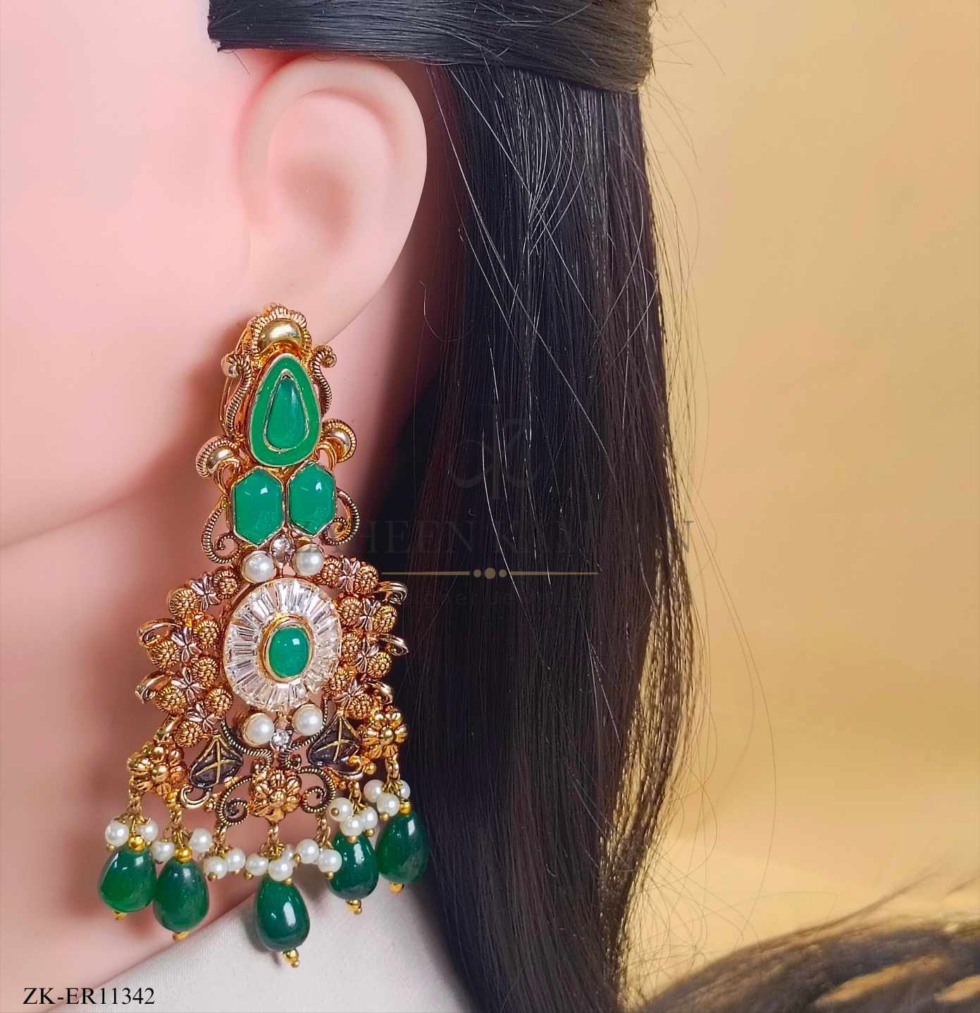 EMERALD EARRINGS