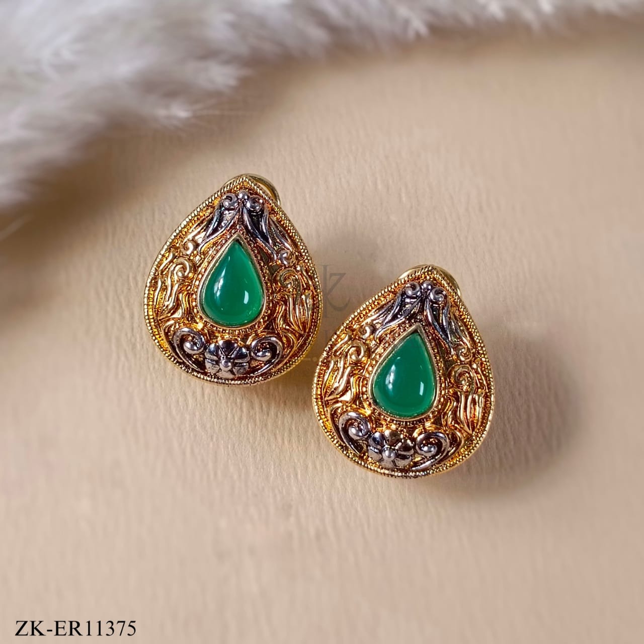 EMERALD EARRINGS