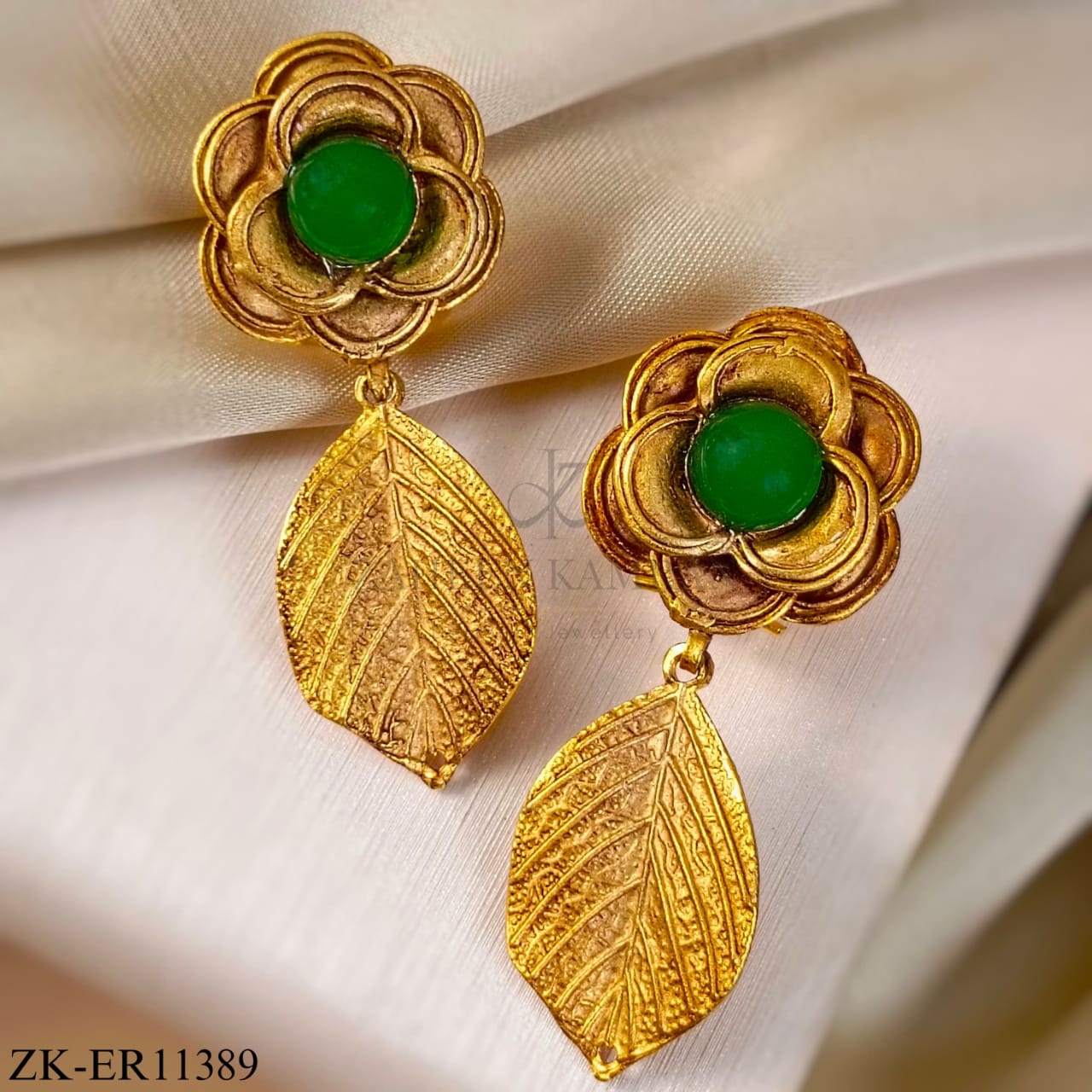 LEAFLET EARRINGS