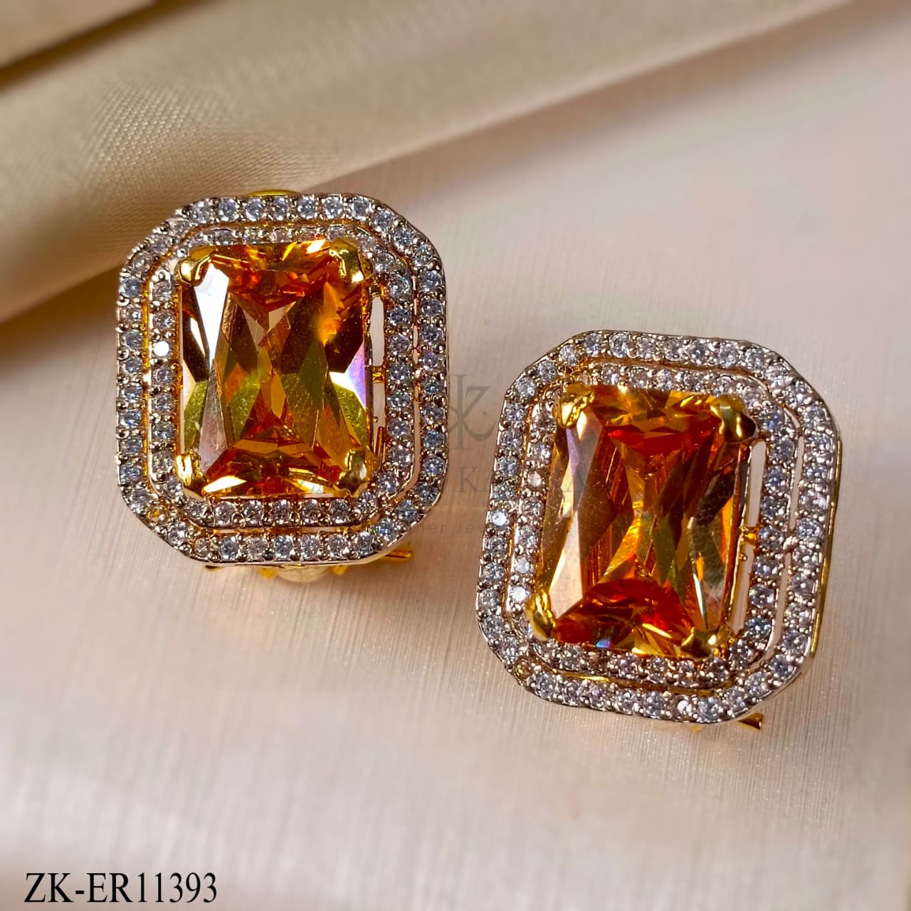 CHAMPAGNE EARRINGS