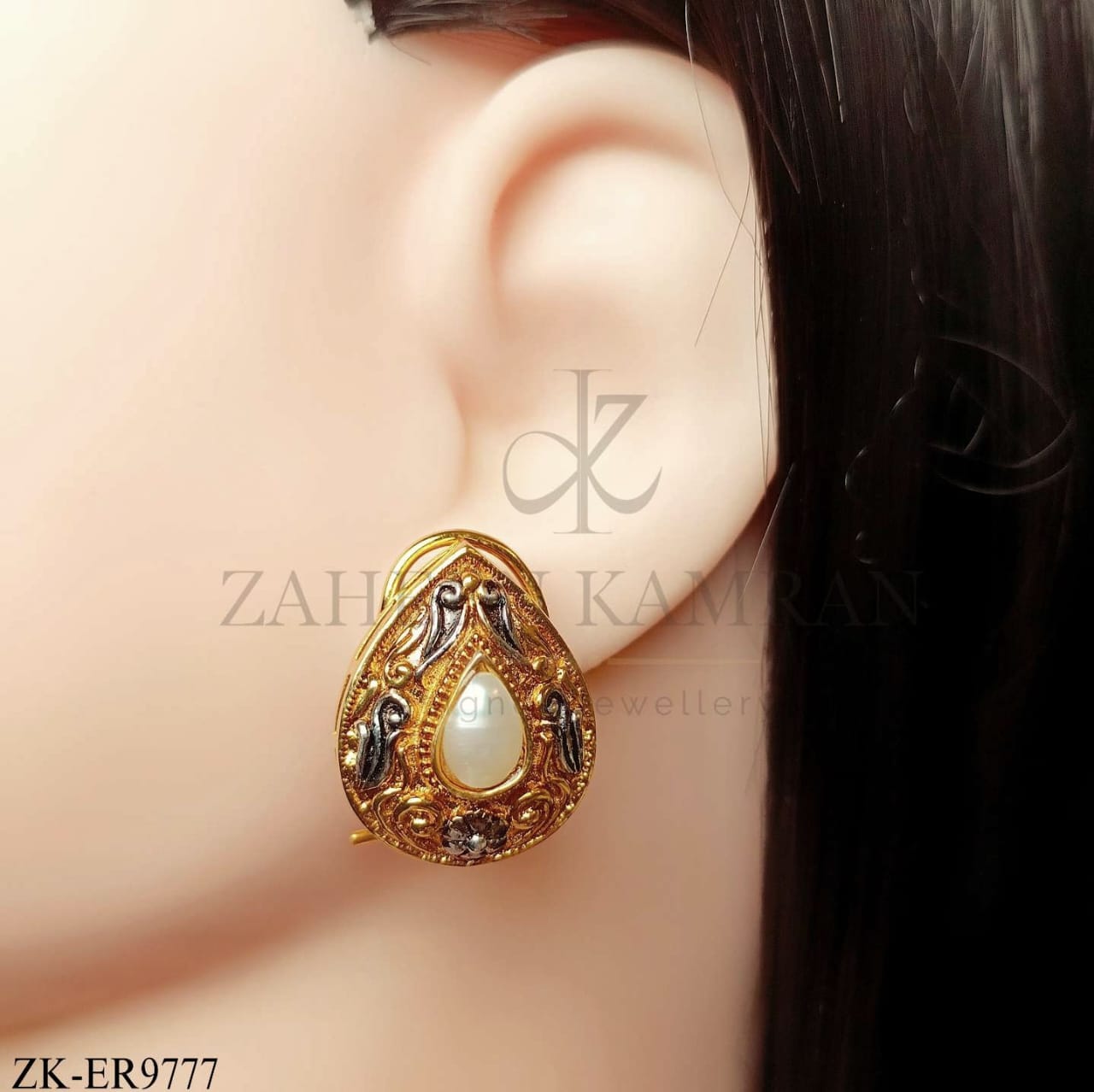 TEA DROP STUDS