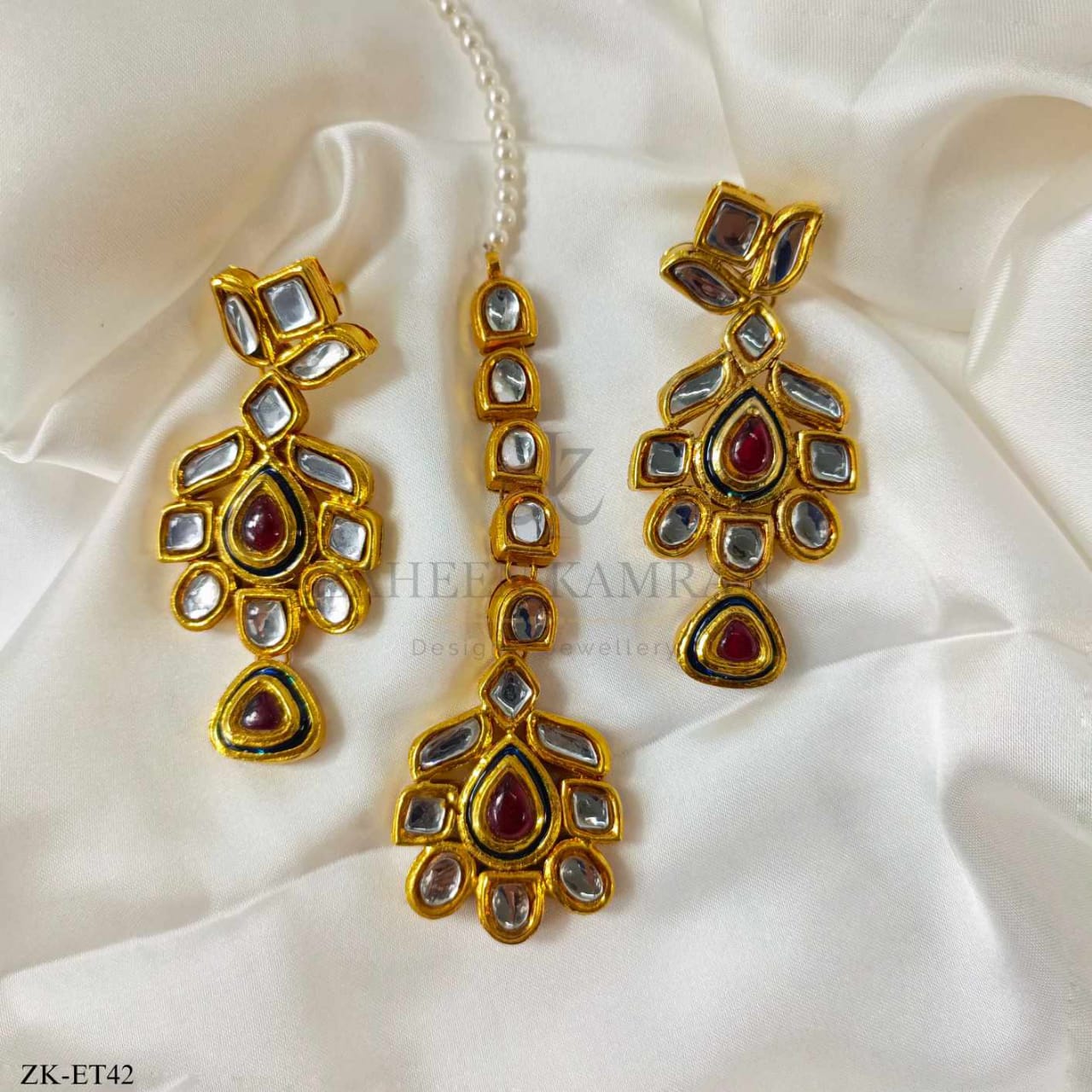 KUNDAN EARRINGS AND TIKKA