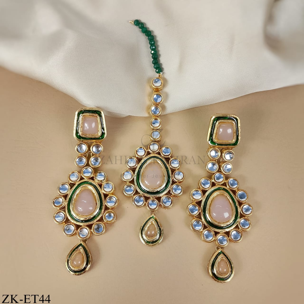 KUNDAN EARRINGS AND TIKKA