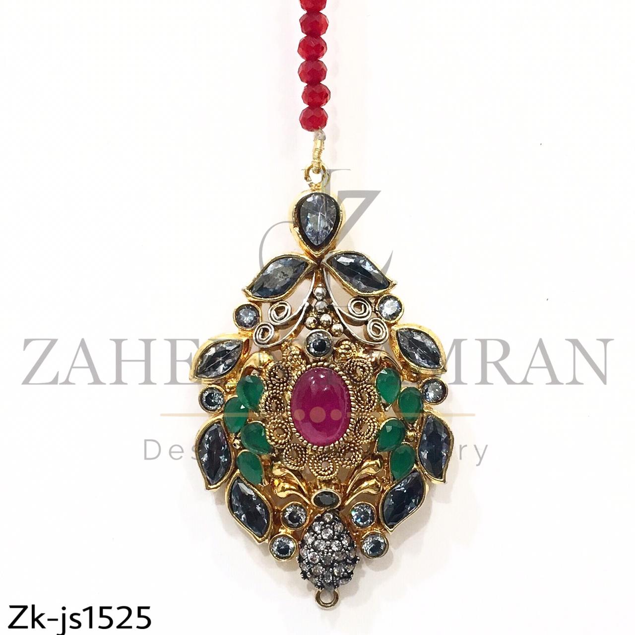 Emerald Glittering Necklace