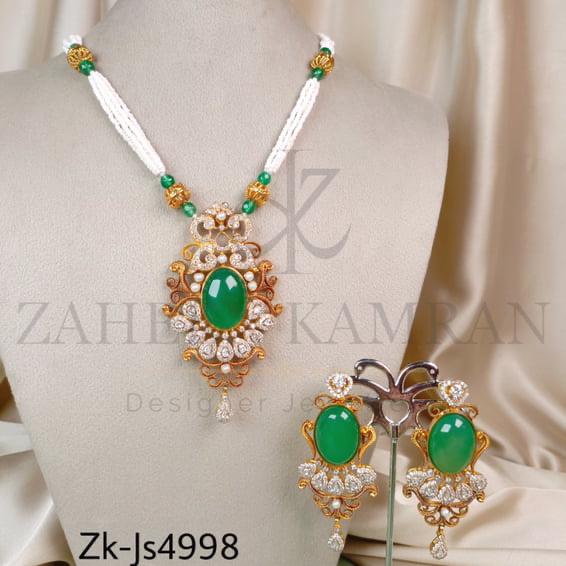 Oval Emerald Necklace Set