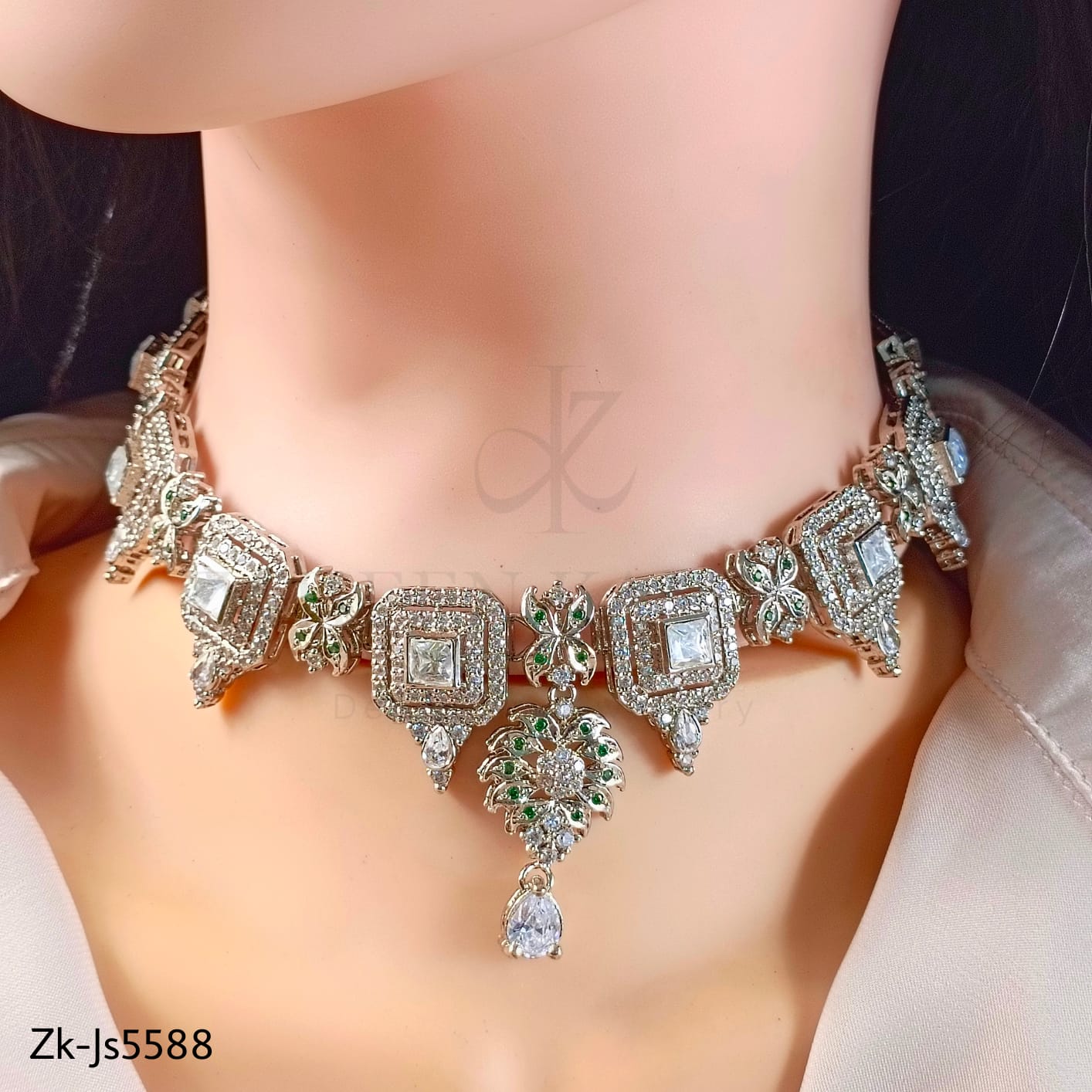 SQUARE SILVER SET