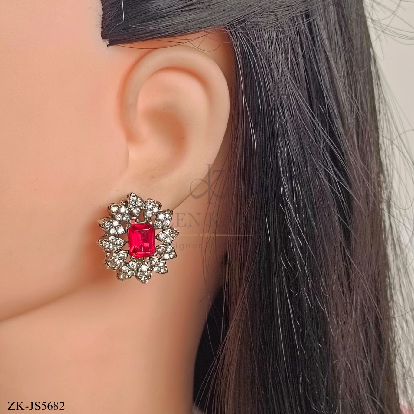 ZIRCONIAN SILVER SET