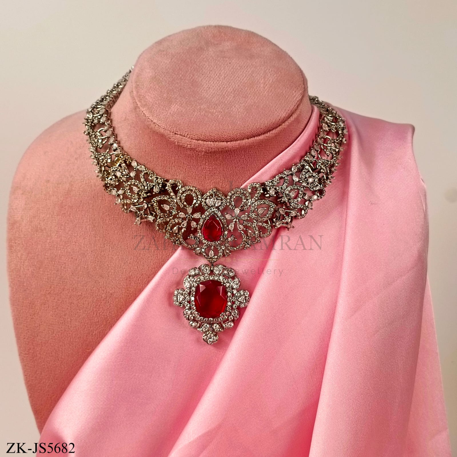 ZIRCONIAN SILVER SET