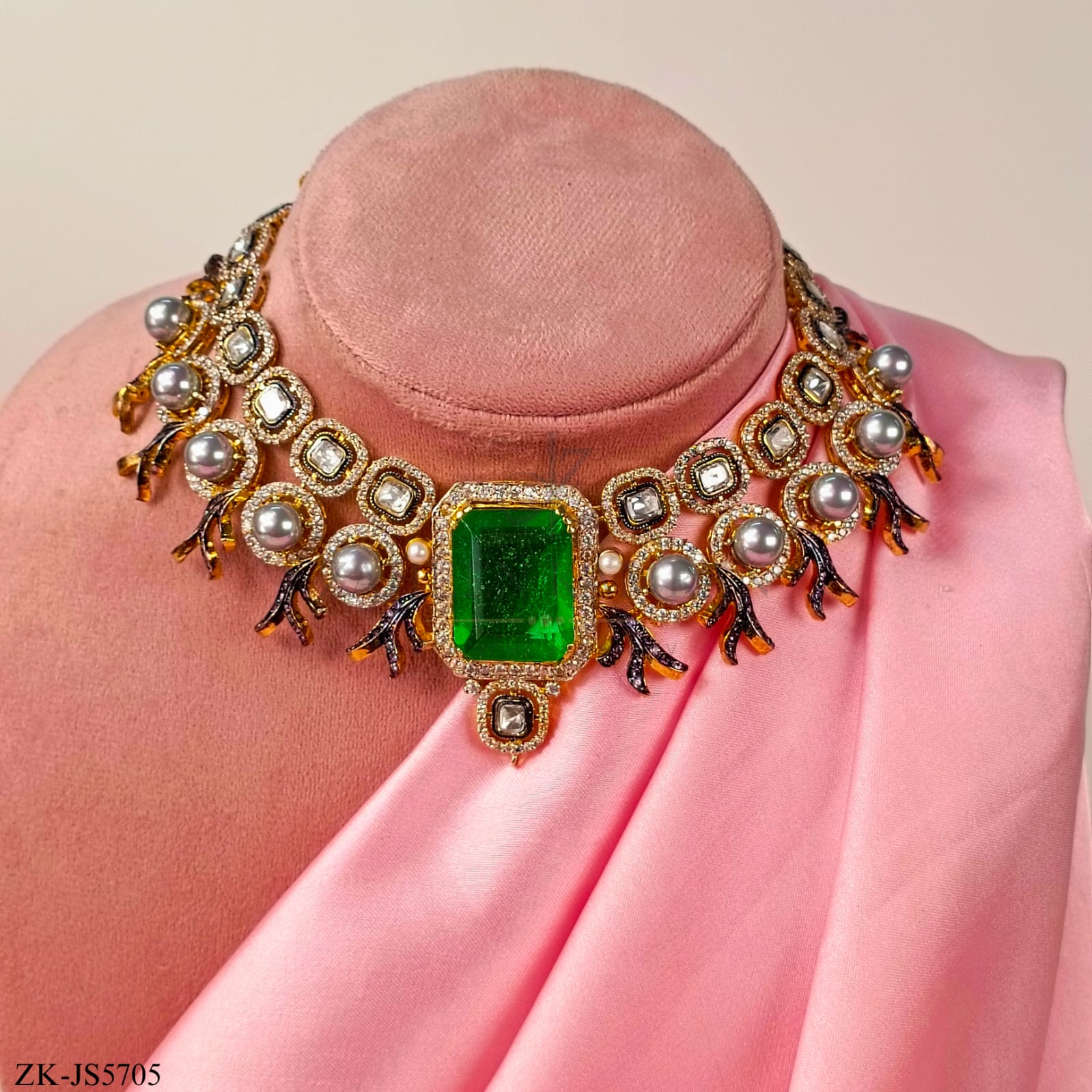 ZIRCONIAN EMERALD SET