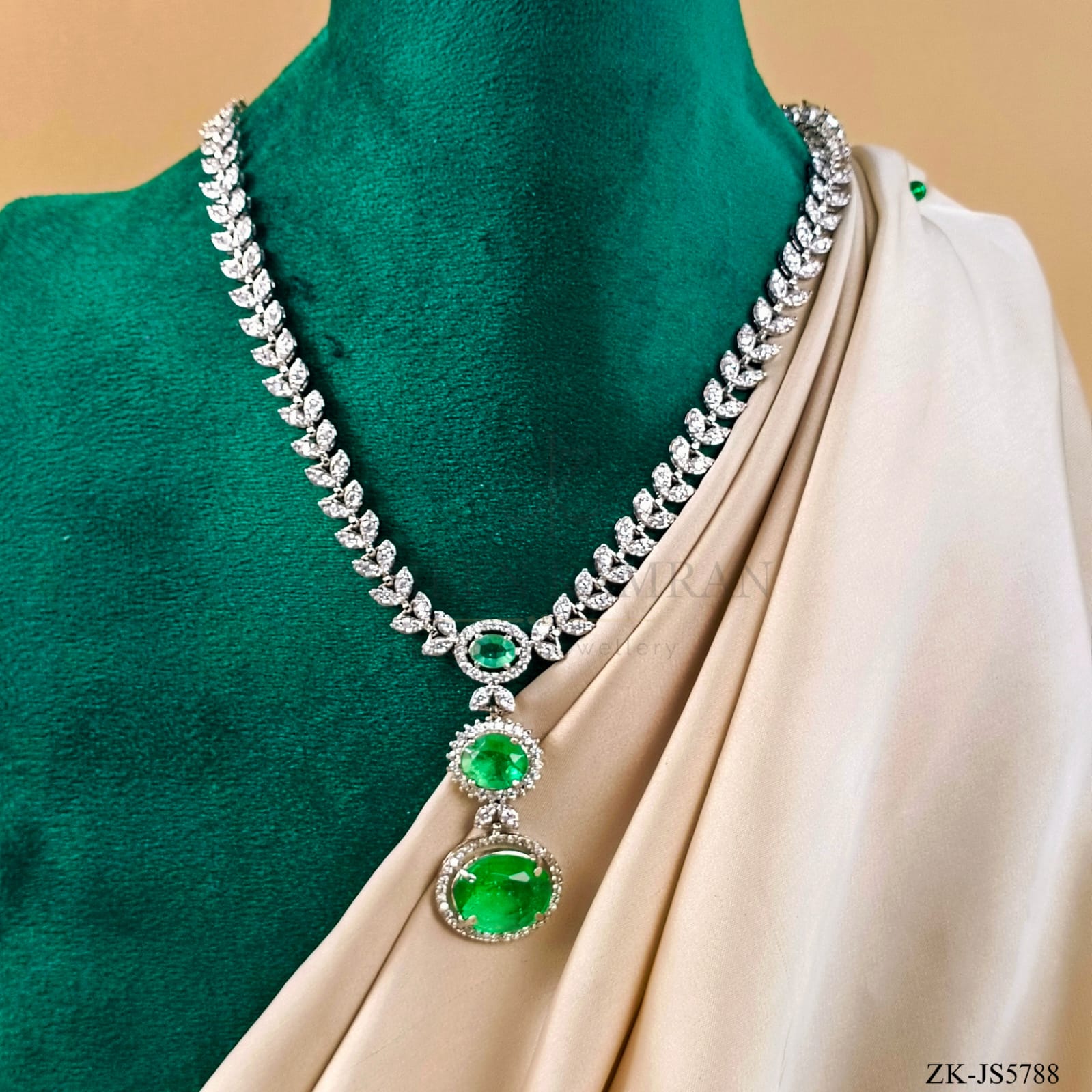 EMERALD SET