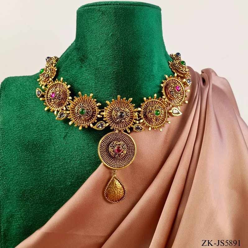 ANTIQUE SET