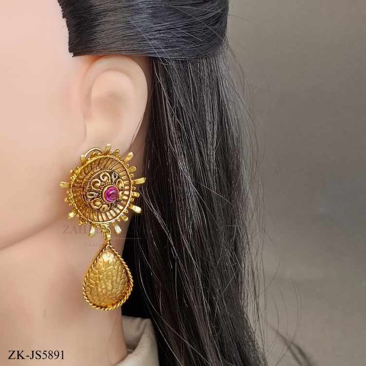 ANTIQUE SET