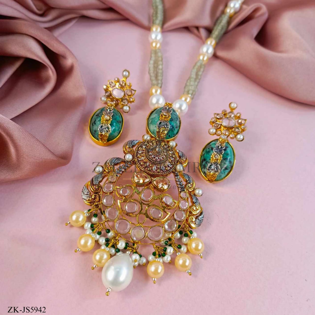 ANTIQUE EMERALD SET