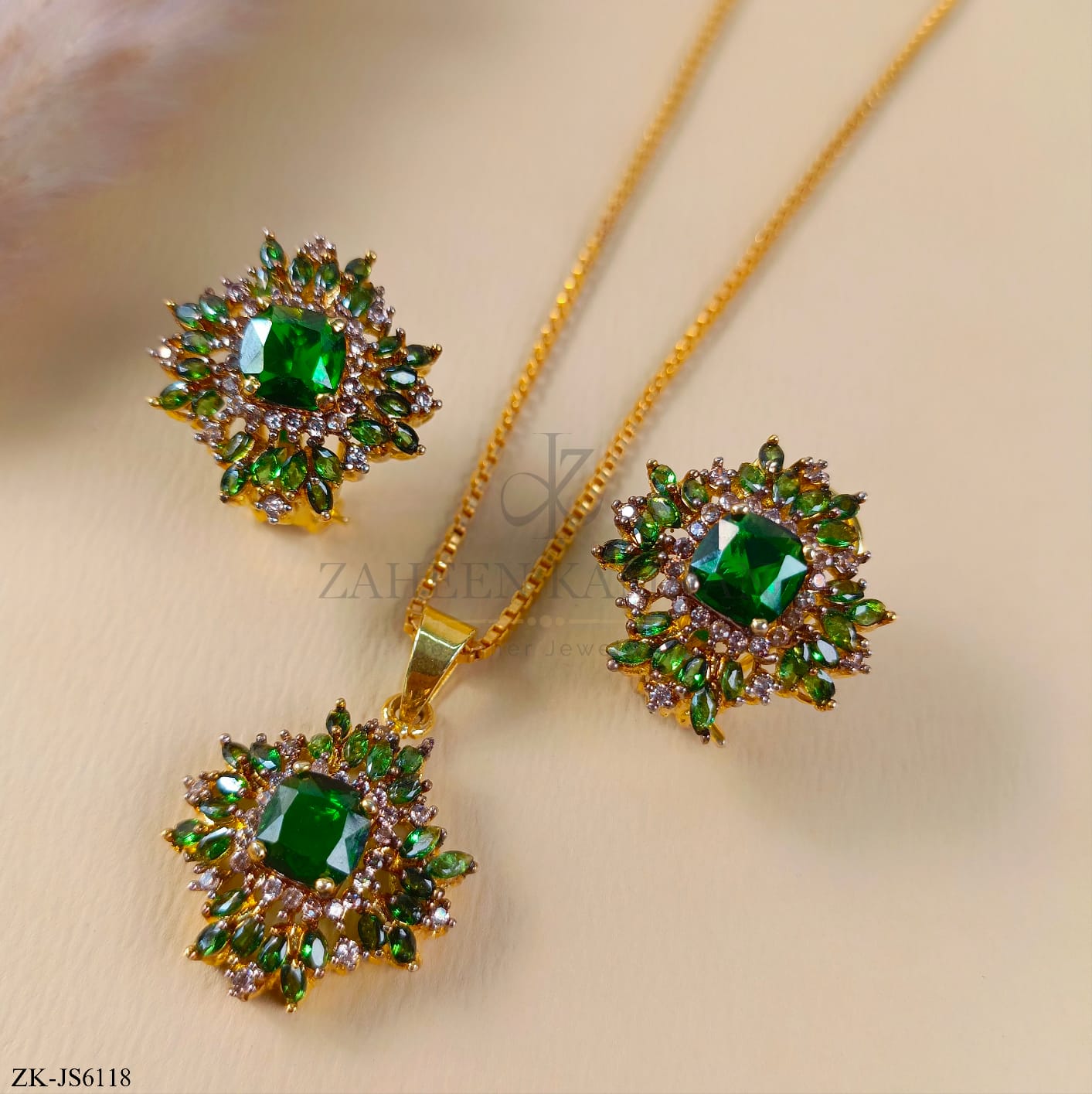 EMERALD SET
